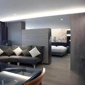 M1 North Point Hotel